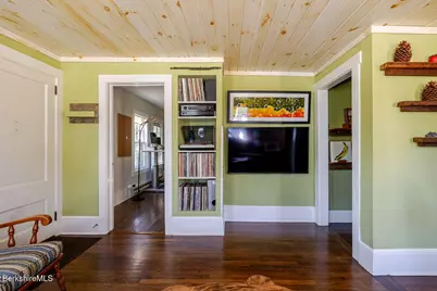 6 Locust St, Great Barrington, MA 01230 - Photo 15