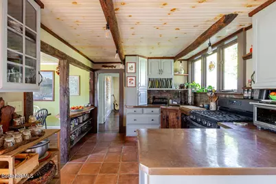 6 Locust St, Great Barrington, MA 01230 - Photo 9