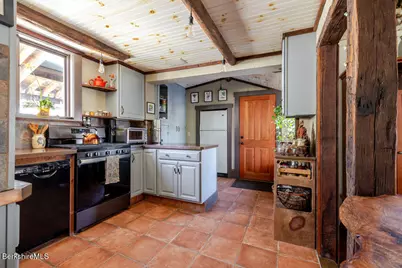 6 Locust St, Great Barrington, MA 01230 - Photo 11