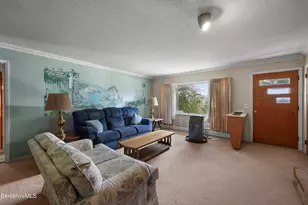 1070 Holmes Rd, Pittsfield, MA 01201 - Photo 7