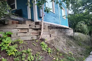 24 Franklin St, North Adams, MA 01247 - Photo 11