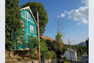 24 Franklin St, North Adams, MA 01247 - Photo 7