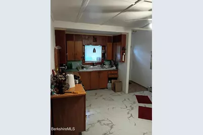 24 Franklin St, North Adams, MA 01247 - Photo 19