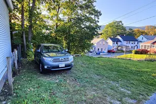 24 Franklin St, North Adams, MA 01247 - Photo 19