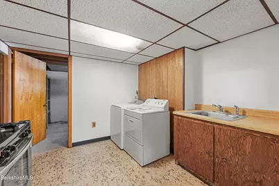 46 Lucille St, Pittsfield, MA 01201 - Photo 39