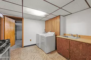 46 Lucille St, Pittsfield, MA 01201 - Photo 39