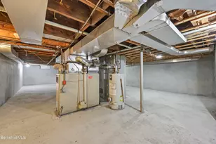 106 Sampson Pkwy, Pittsfield, MA 01201 - Photo 23