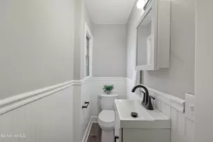 106 Sampson Pkwy, Pittsfield, MA 01201 - Photo 17