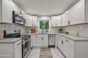 106 Sampson Pkwy, Pittsfield, MA 01201 - Photo 13