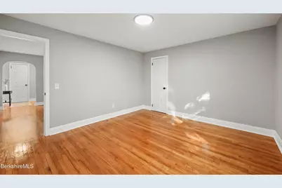 106 Sampson Pkwy, Pittsfield, MA 01201 - Photo 19