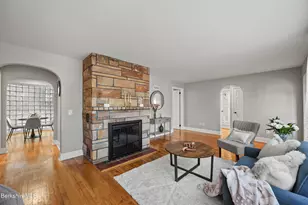 106 Sampson Pkwy, Pittsfield, MA 01201 - Photo 9