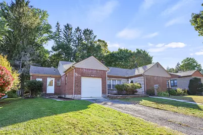 106 Sampson Pkwy, Pittsfield, MA 01201 - Photo 1