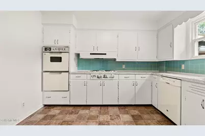 17 Kittredge Rd, Pittsfield, MA 01201 - Photo 5