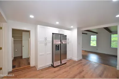 190 Willow St, Lee, MA 01238 - Photo 17