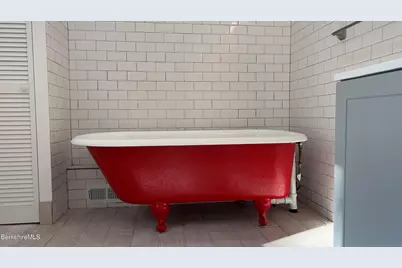 190 Willow St, Lee, MA 01238 - Photo 23