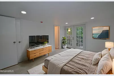 190 Willow St, Lee, MA 01238 - Photo 33
