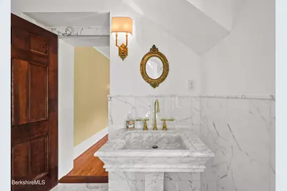 5 Crofut St, Pittsfield, MA 01201 - Photo 45