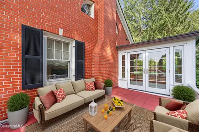 5 Crofut St, Pittsfield, MA 01201 - Photo 43