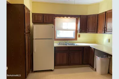 156 Elizabeth St, Pittsfield, MA 01201 - Photo 5