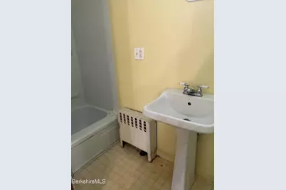 156 Elizabeth St, Pittsfield, MA 01201 - Photo 15