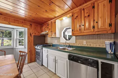 95 Water Farm Rd, Sheffield, MA 01257 - Photo 9