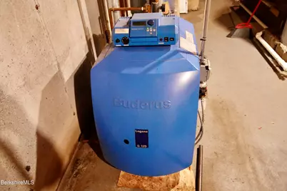 15 W Stockbridge Rd, Stockbridge, MA 01262 - Photo 13