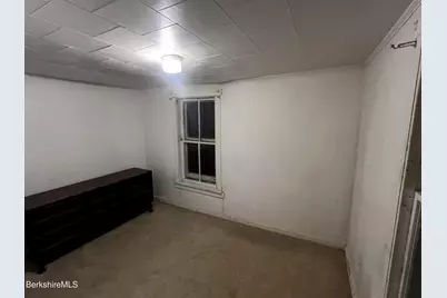 36 Beacon Ave, Pittsfield, MA 01201 - Photo 9