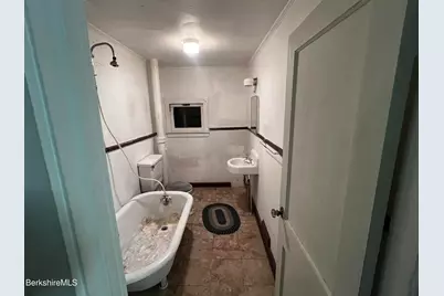 36 Beacon Ave, Pittsfield, MA 01201 - Photo 11
