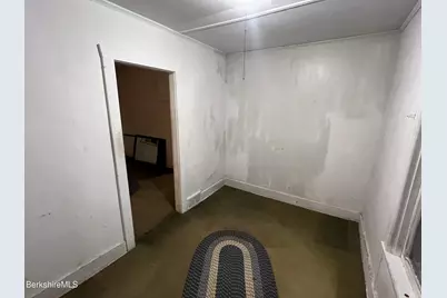 36 Beacon Ave, Pittsfield, MA 01201 - Photo 5