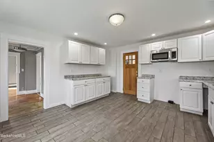 17 Phelps Ave, North Adams, MA 01247 - Photo 9