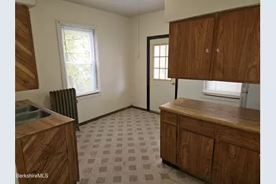61 Seymour St, Pittsfield, MA 01201 - Photo 7