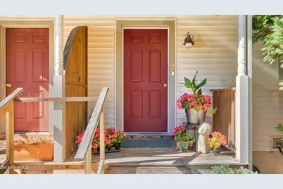 2 W Rose Ct #B-1, Great Barrington, MA 01230 - Photo 3