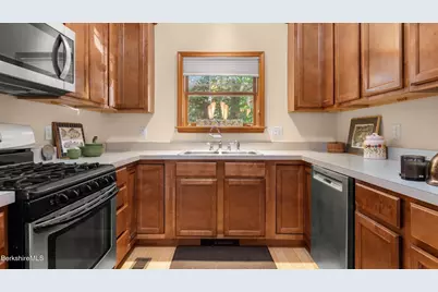 2 W Rose Ct #B-1, Great Barrington, MA 01230 - Photo 11