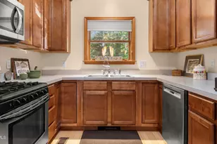 2 W Rose Ct, Great Barrington, MA 01230 - Photo 11