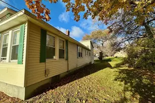 41 Highland Ave, Pittsfield, MA 01201 - Photo 3