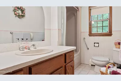 5 Victoria Ln, Lanesborough, MA 01237 - Photo 33