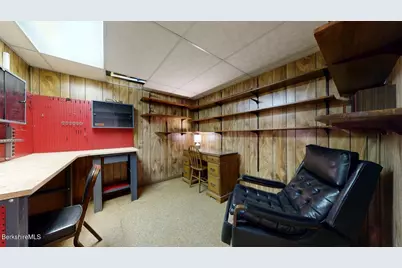 612 East New Lenox Rd, Pittsfield, MA 01201 - Photo 39