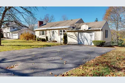 612 East New Lenox Rd, Pittsfield, MA 01201 - Photo 3