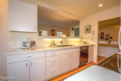 1136 Barker Rd #18, Pittsfield, MA 01201 - Photo 17