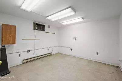 17 Taconic Park Dr, Pittsfield, MA 01201 - Photo 11