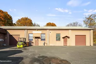 17 Taconic Park Dr, Pittsfield, MA 01201 - Photo 1