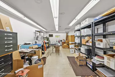 17 Taconic Park Dr, Pittsfield, MA 01201 - Photo 9