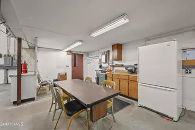 17 Taconic Park Dr, Pittsfield, MA 01201 - Photo 21