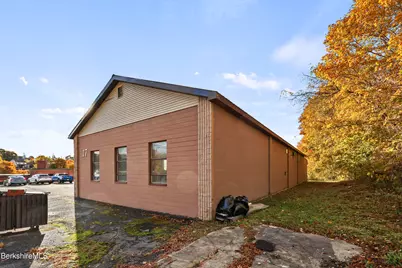 17 Taconic Park Dr, Pittsfield, MA 01201 - Photo 3