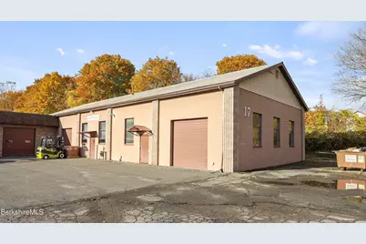 17 Taconic Park Dr, Pittsfield, MA 01201 - Photo 7