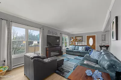 386 Cheshire Rd, Pittsfield, MA 01201 - Photo 7