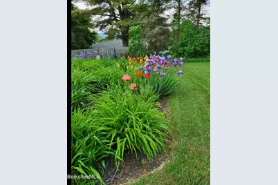 8 Samson St, Pittsfield, MA 01201 - Photo 47