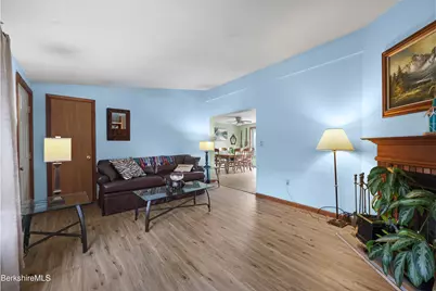 8 Samson St, Pittsfield, MA 01201 - Photo 9