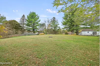 8 Samson St, Pittsfield, MA 01201 - Photo 31