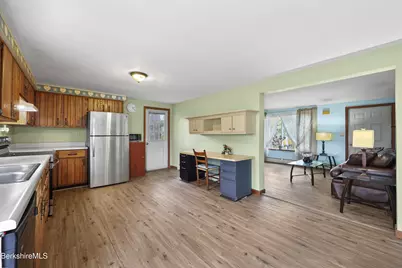 8 Samson St, Pittsfield, MA 01201 - Photo 5